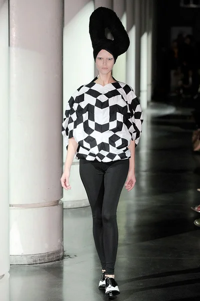 Look 17